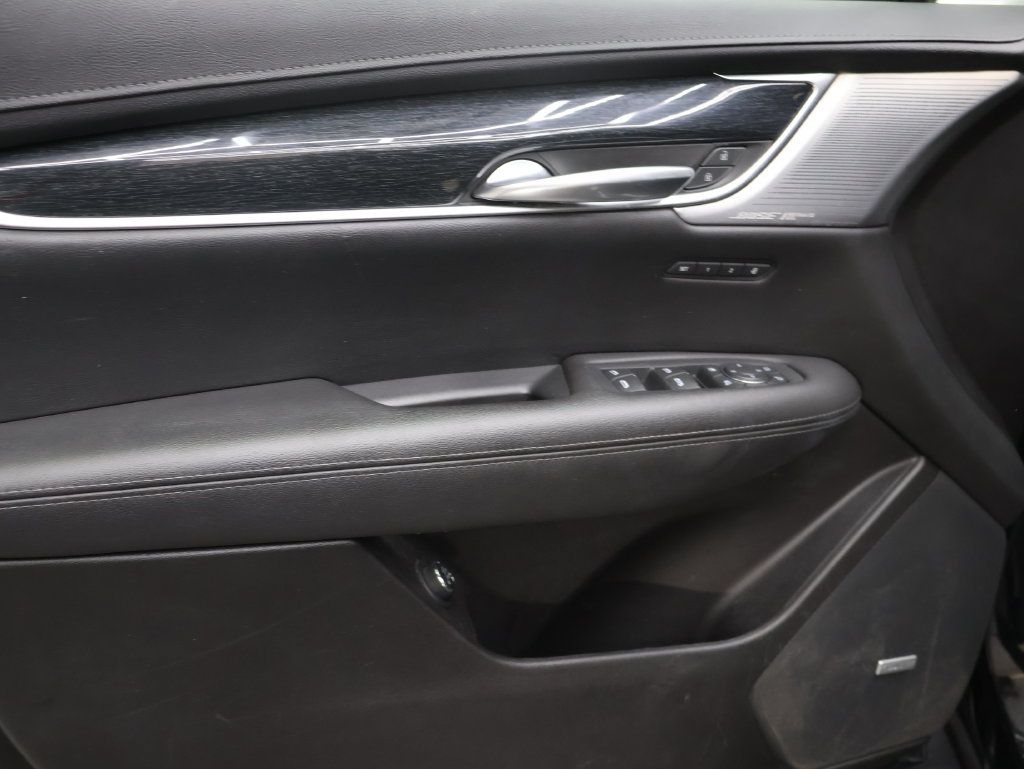 Used 2023 Cadillac XT5 Premium Luxury AWD/4WD image 15