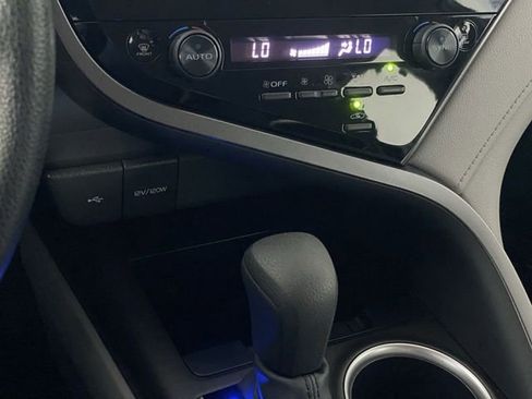 Used 2022 Toyota Camry LE image 22