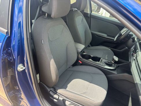 Used 2025 Kia K4 FWD image 35