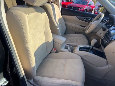 Used 2014 Nissan Rogue SV image 29