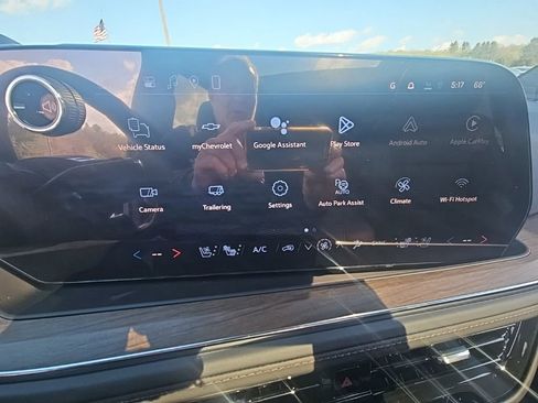 New 2026 Chevrolet Suburban High Country AWD/4WD image 13