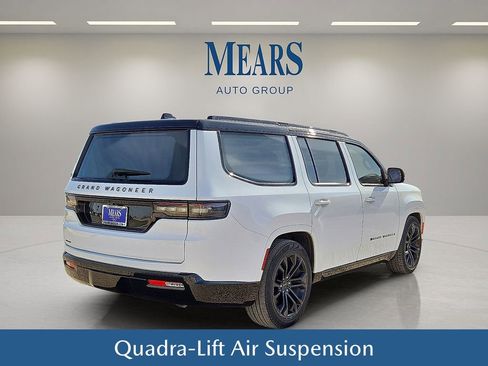 Used 2023 Jeep Grand Wagoneer Series III w/ Rear Seat Video Group 1 image 6