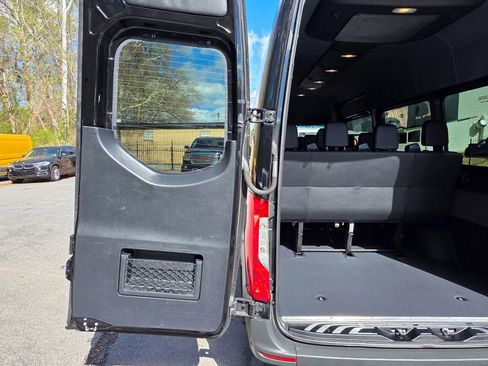 Used 2019 Mercedes-Benz Sprinter 2500 image 25