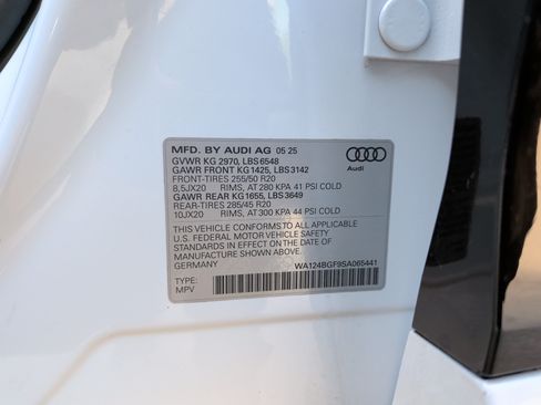 Certified 2025 Audi Q6 e-tron Premium Plus w/ Premium Plus AWD/4WD image 35