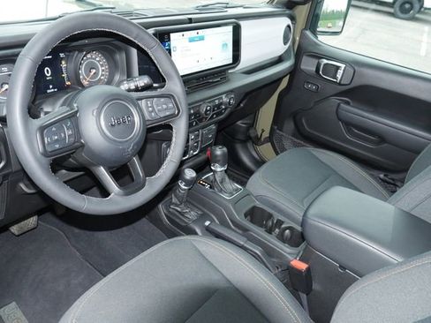Used 2025 Jeep Wrangler Unlimited Sport AWD/4WD image 14