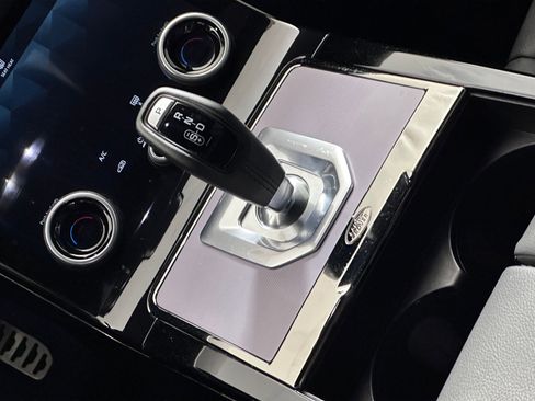 Used 2023 Land Rover Range Rover Evoque R-Dynamic SE image 18