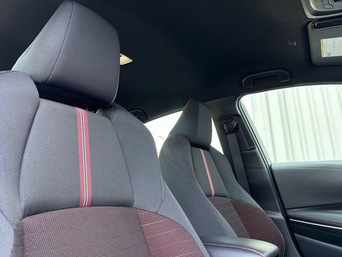 Used 2023 Toyota Corolla SE w/ Carpet Mat Package (TMS) FWD image 15