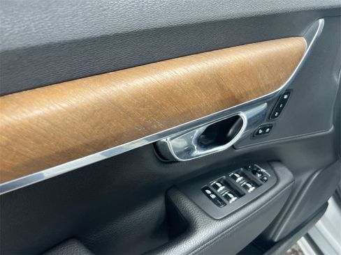 Used 2021 Volvo S90 T6 Momentum image 21