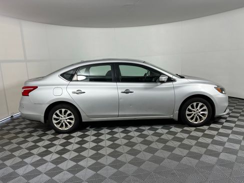 Used 2019 Nissan Sentra SV FWD image 4