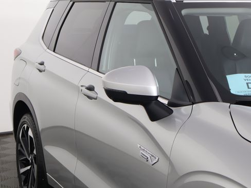 Used 2024 Mitsubishi Outlander SEL AWD/4WD image 14