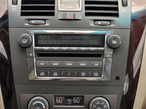 Used 2010 Cadillac DTS Luxury FWD image 17