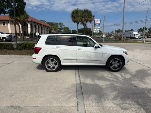 Used 2013 Mercedes-Benz GLK 250 BlueTEC 4MATIC image 3