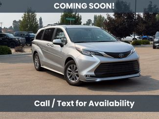 Used 2022 Toyota Sienna XLE w/ XLE Plus Package FWD video 1