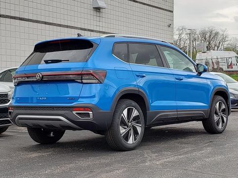 New 2026 Volkswagen Taos SE AWD/4WD image 3