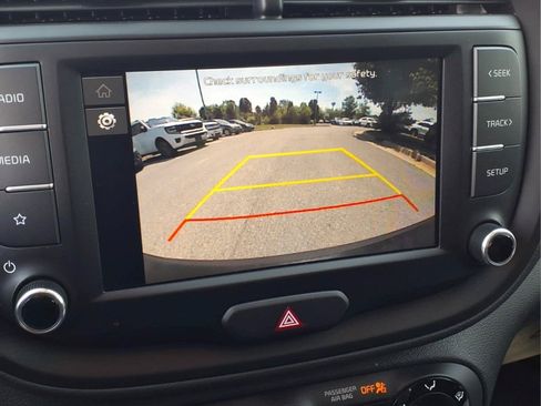 Used 2025 Kia Soul LX w/ LX Technology Package FWD image 25