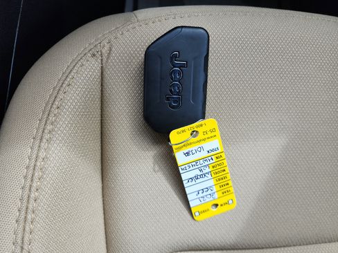 Used 2021 Jeep Wrangler Unlimited Sport image 37