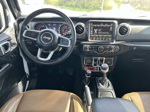 Used 2022 Jeep Wrangler Unlimited Rubicon w/ Dual Top Group AWD/4WD image 23