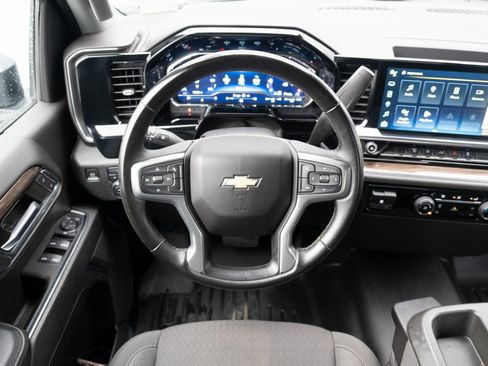 Used 2024 Chevrolet Silverado 3500 LT image 2