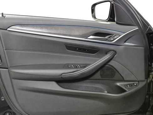 Used 2023 BMW 530e w/ M Sport Package image 6