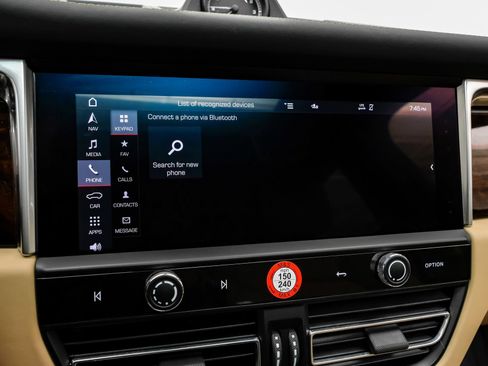 Used 2024 Porsche Macan image 30