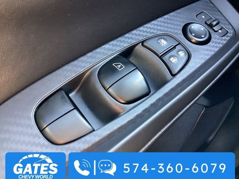 Used 2025 Nissan Sentra SV image 19