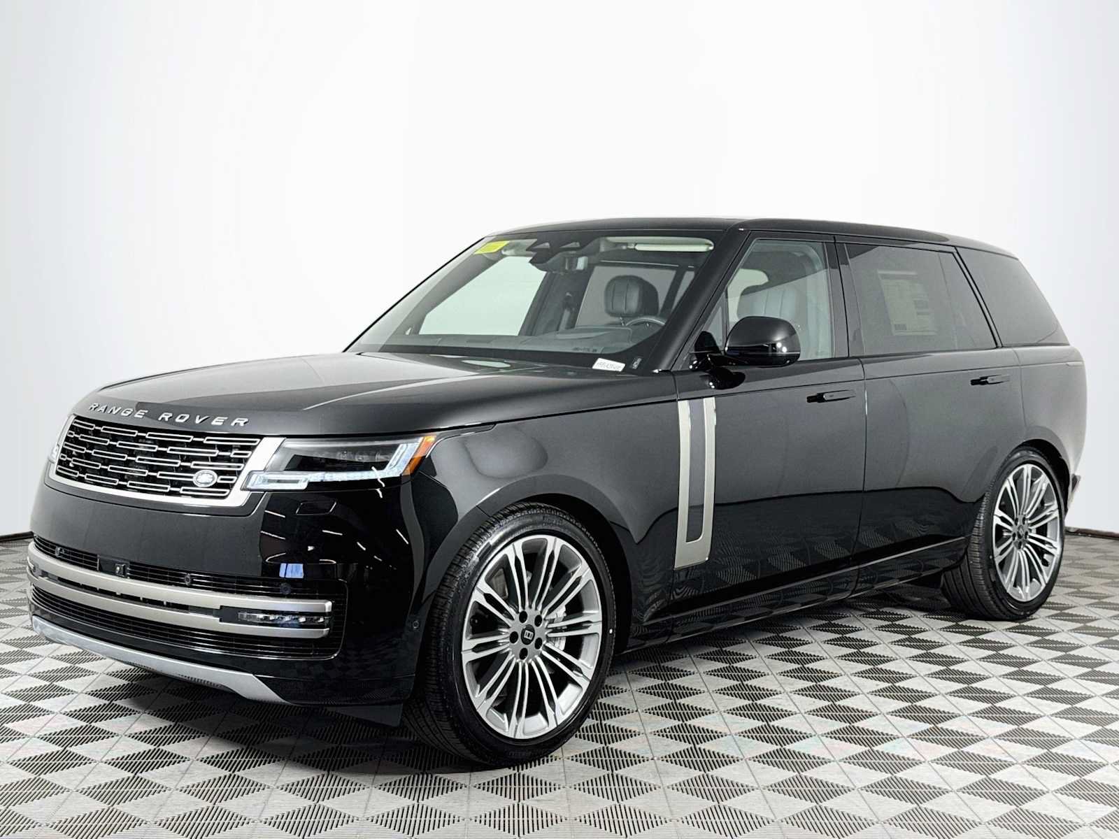 New 2027 Land Rover Range Rover Long Wheelbase SE AWD/4WD image 1