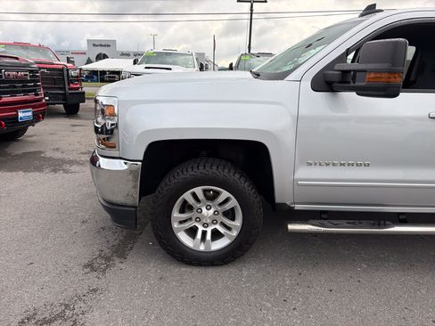 Used 2018 Chevrolet Silverado 1500 LT w/ Max Trailering Package AWD/4WD image 13