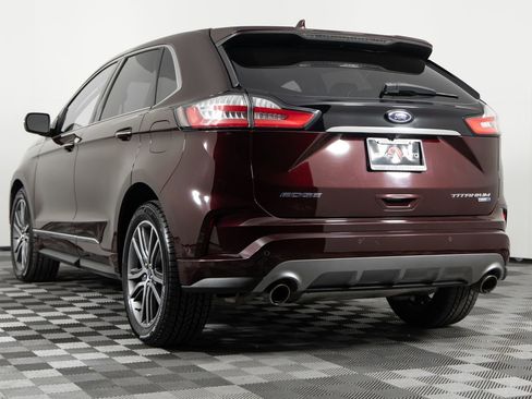 Used 2019 Ford Edge Titanium w/ Equipment Group 301A image 5