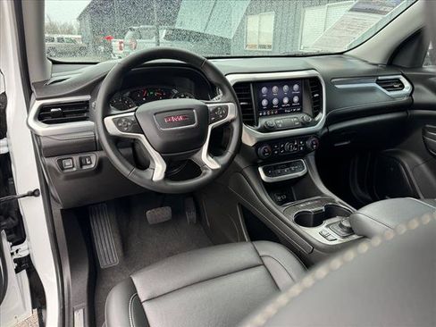 Used 2023 GMC Acadia SLT AWD/4WD image 10
