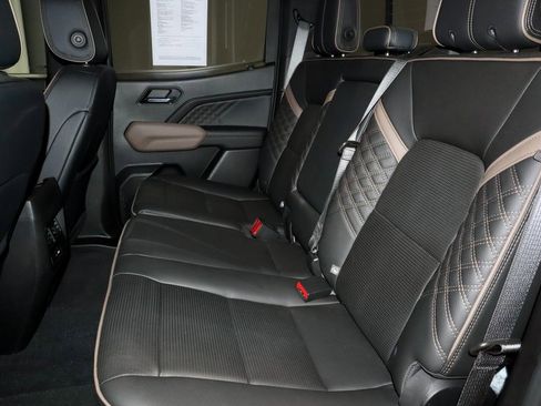 Used 2023 GMC Canyon Denali image 22