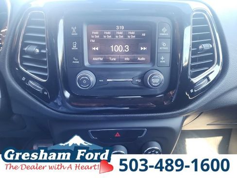 Used 2018 Jeep Compass Latitude AWD/4WD image 26