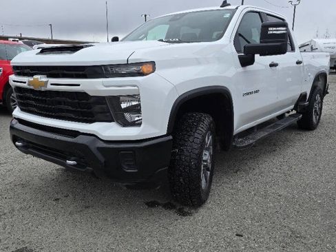 Used 2024 Chevrolet Silverado 2500 Custom w/ Custom Value Package AWD/4WD image 4