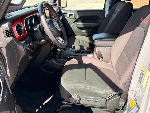 Used 2023 Jeep Gladiator Rubicon AWD/4WD image 14