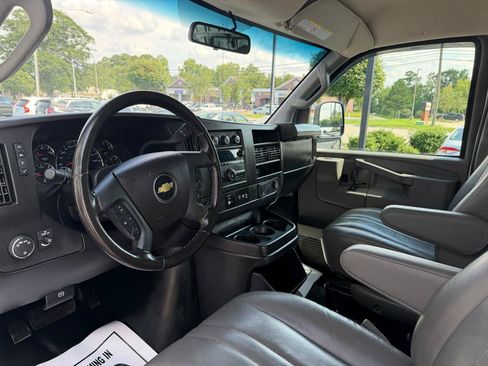 Used 2022 Chevrolet Express 2500 w/ Driver Convenience Package RWD image 10