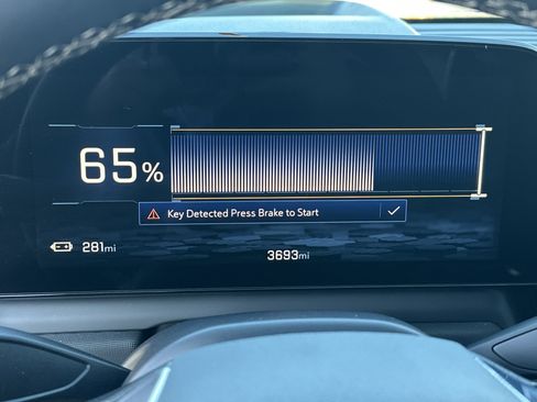 New 2025 Chevrolet Silverado EV LT image 28