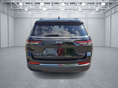 Used 2022 Jeep Grand Cherokee L Laredo w/ Luxury Tech Group I image 5