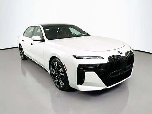 New 2025 BMW 740i w/ Executive Package image 3