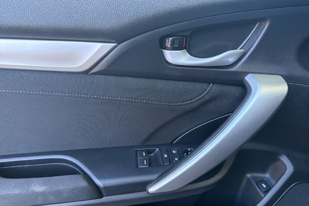 Used 2019 Honda Civic EX image 5