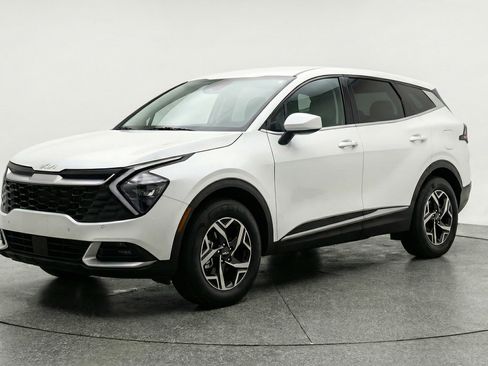 Used 2025 Kia Sportage LX FWD image 3