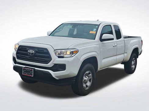 Used 2019 Toyota Tacoma SR image 3