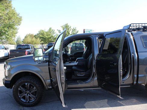 Used 2016 Ford F150 Platinum w/ Equipment Group 701A Luxury image 9