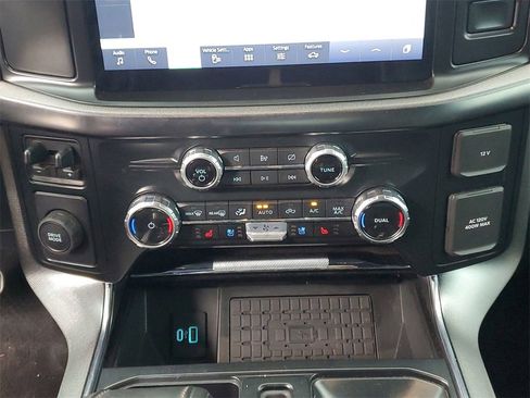 Used 2023 Ford F150 Platinum image 29