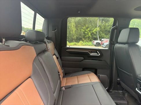Used 2026 Chevrolet Silverado 2500 High Country w/ High Country Premium Package AWD/4WD image 12