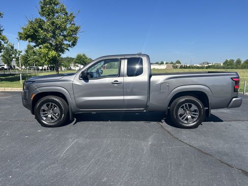 Used 2025 Nissan Frontier SV RWD image 6