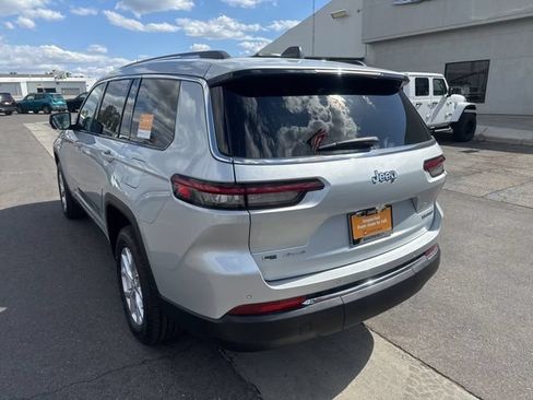 Certified 2022 Jeep Grand Cherokee L Limited AWD/4WD image 3