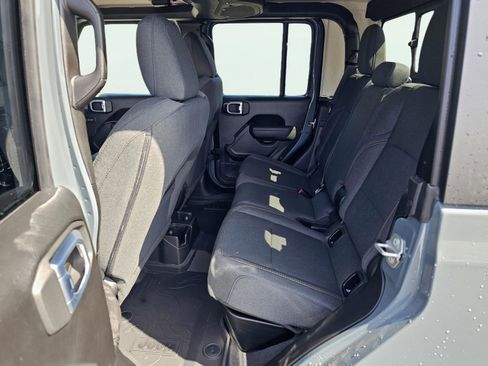 New 2026 Jeep Gladiator Sport AWD/4WD image 31