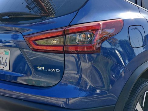 Used 2022 Nissan Rogue Sport SL AWD/4WD image 11