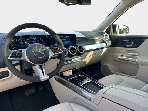 New 2026 Mercedes-Benz GLB 250 250 4MATIC SUV image 16