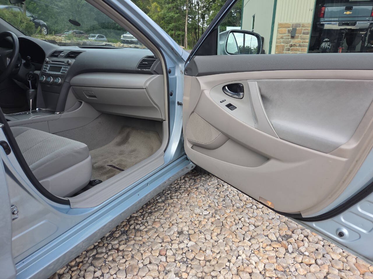 Used 2009 Toyota Camry LE FWD image 19