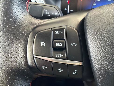 Used 2025 Ford Escape ST-Line AWD/4WD image 17